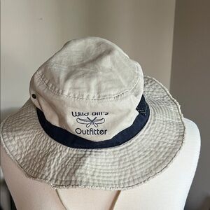 Wild Bill’s Outfitter hat. 🛶